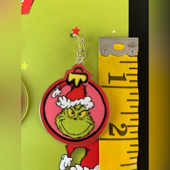 THE GRINCH dangle earrings - Picture 5 of 9